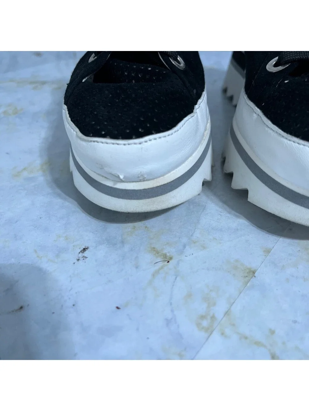 Softwaves Bliss 38 Women's Size 8 Shoes Black White Comfort Platform Sneakers